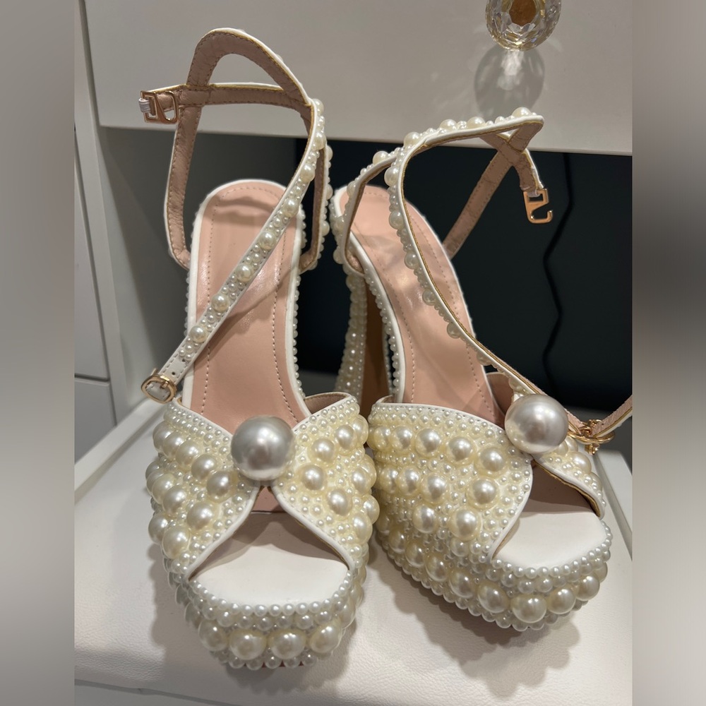 Pearl bridal heels